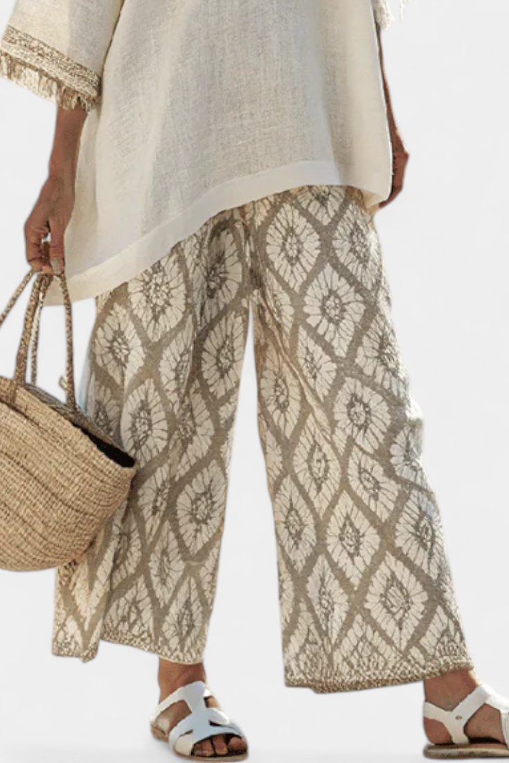 Ilaria | Sophisticated Top and Casual Trousers Set
