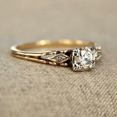 Vintage Fine Gold Ring with Zircons — Style 2